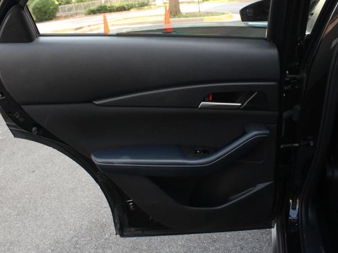 Used 2021 MAZDA CX-30 FWD 2.5 S image 21