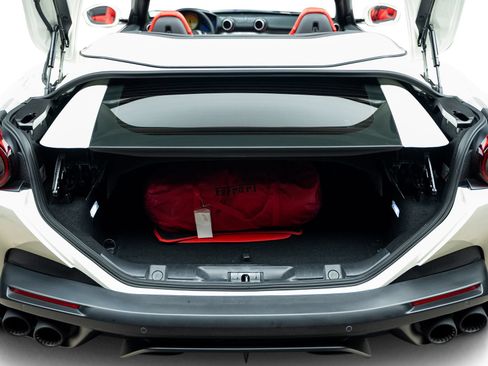 Used 2019 Ferrari Portofino RWD image 59