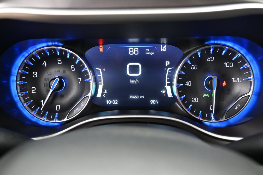 Used 2025 Chrysler Pacifica Select FWD image 22