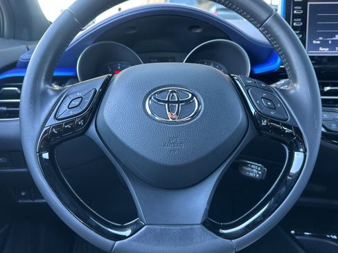 Used 2021 Toyota C-HR XLE image 23