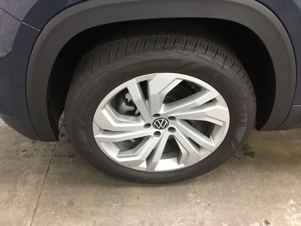 Used 2023 Volkswagen Atlas SE AWD/4WD image 4