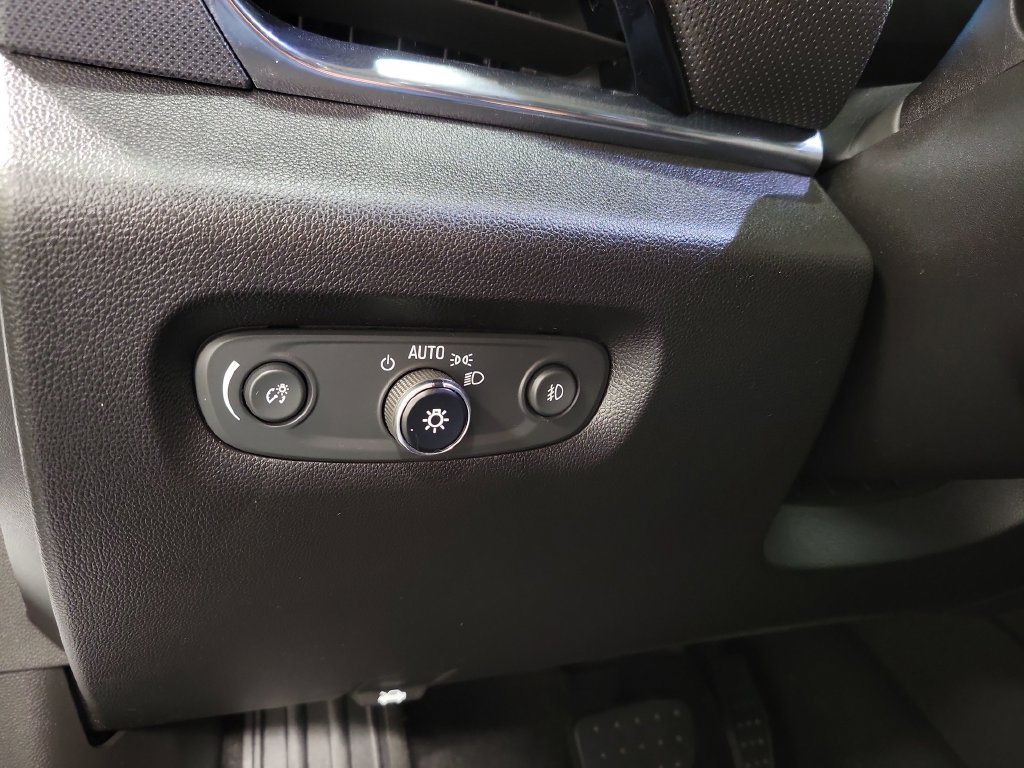Used 2018 Chevrolet Traverse Premier w/ LPO, Floor Liner Package AWD/4WD image 29