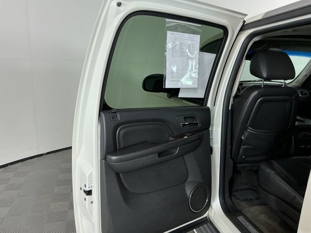 Used 2011 GMC Yukon XL Denali AWD/4WD image 24