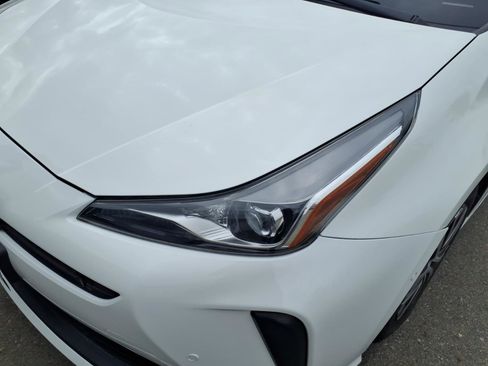 Used 2019 Toyota Prius LE FWD image 2