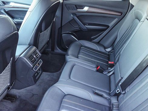 Used 2022 Audi Q5 2.0T Premium w/ Convenience Package image 19