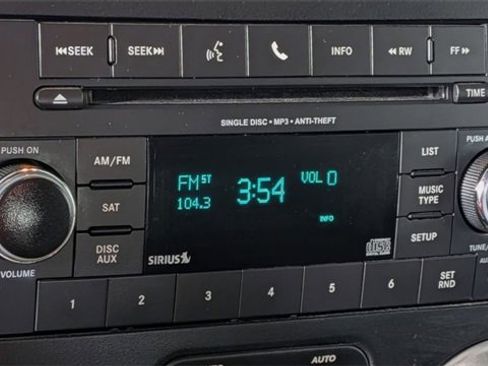 Used 2017 Jeep Wrangler Unlimited Rubicon w/ Connectivity Group image 21