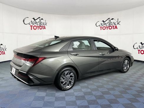 Used 2024 Hyundai Elantra SEL image 8
