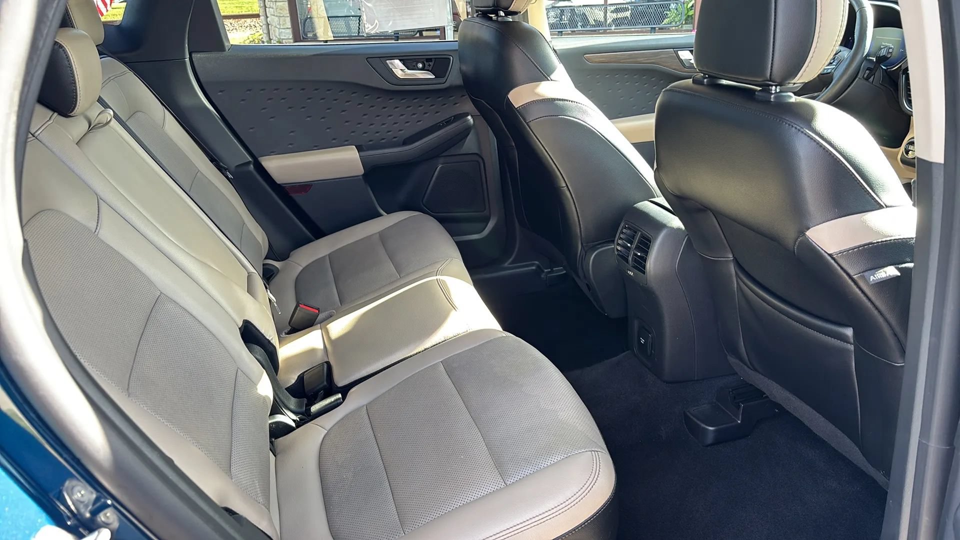 Used 2020 Ford Escape Titanium AWD/4WD image 33