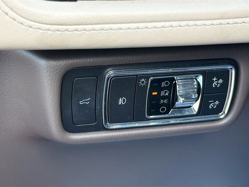 Used 2020 Lincoln Aviator Reserve w/ Equipment Group 201A image 10