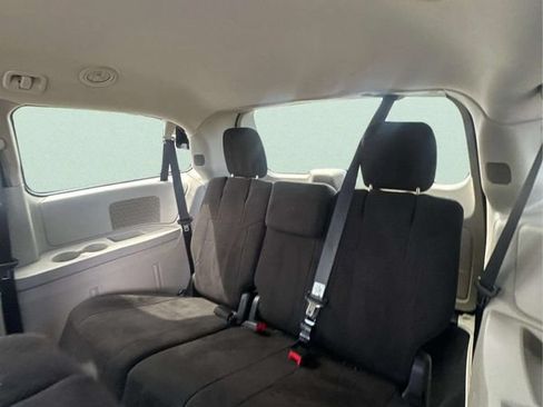 Used 2013 Dodge Grand Caravan SE FWD image 16