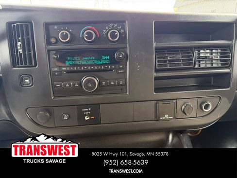 Used 2017 Chevrolet Express 3500 RWD image 13
