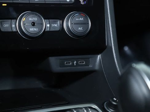 Certified 2021 Volkswagen Jetta SE w/ SE Cold Weather Package image 30