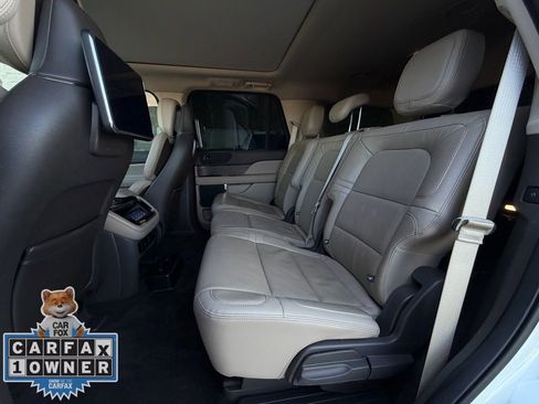 Used 2023 Lincoln Navigator Reserve image 21