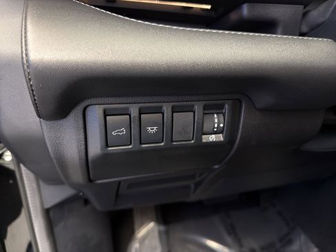 Certified 2025 Subaru Ascent Touring image 15