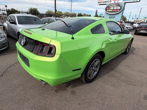 Used 2013 Ford Mustang Premium RWD image 4