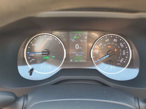 Used 2020 Toyota RAV4 XLE w/ Convenience Package AWD/4WD image 22