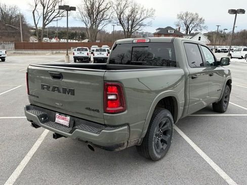 New 2026 RAM 1500 4x4 Crew Cab image 8