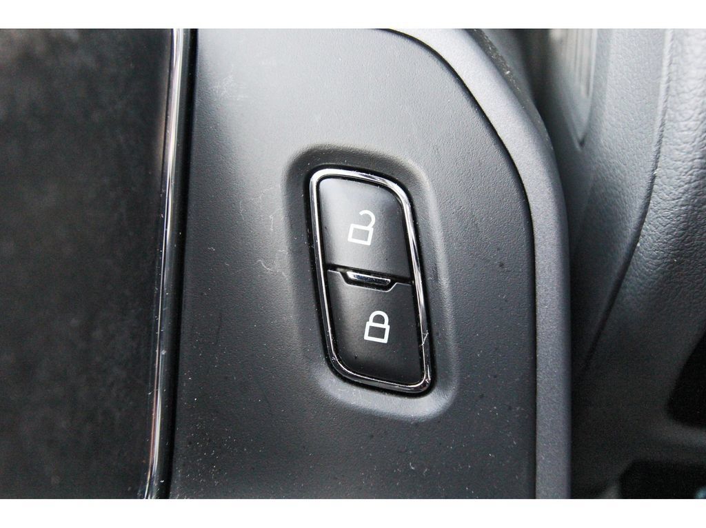 Used 2025 Ford F150 Lightning XLT AWD/4WD image 22