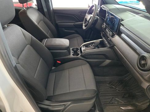 Used 2025 Chevrolet Colorado W/T AWD/4WD image 6