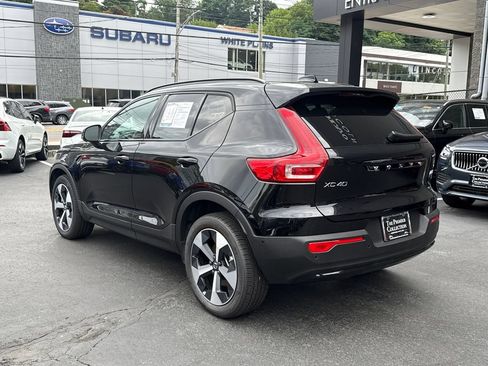 Certified 2026 Volvo XC40 B5 Plus AWD/4WD image 4