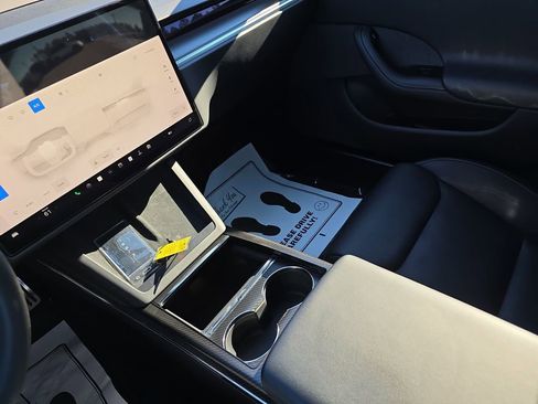 Used 2021 Tesla Model S Plaid image 30