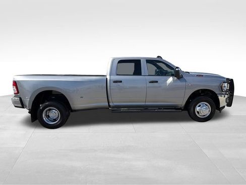 Used 2024 RAM 3500 Tradesman w/ Chrome Appearance Group AWD/4WD image 8