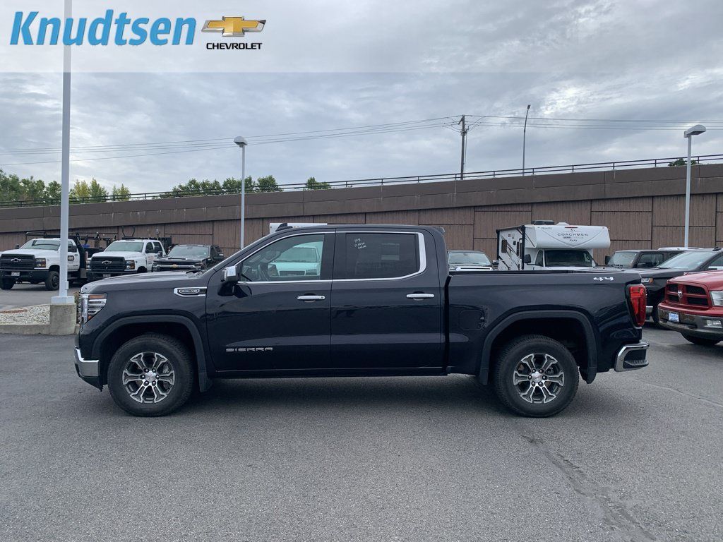 Used 2025 GMC Sierra 1500 SLT AWD/4WD image 4