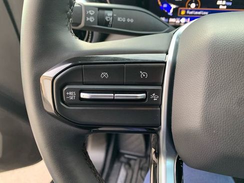 Used 2024 Chevrolet Colorado ZR2 w/ ZR2 Convenience Package III image 21