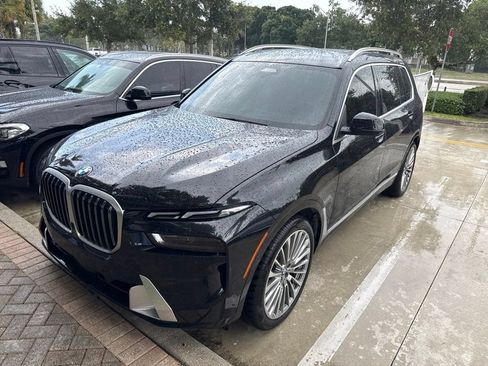 Used 2025 BMW X7 xDrive40i AWD/4WD image 2