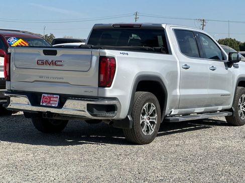 Used 2019 GMC Sierra 1500 SLT w/ Driver Alert Package I AWD/4WD image 3