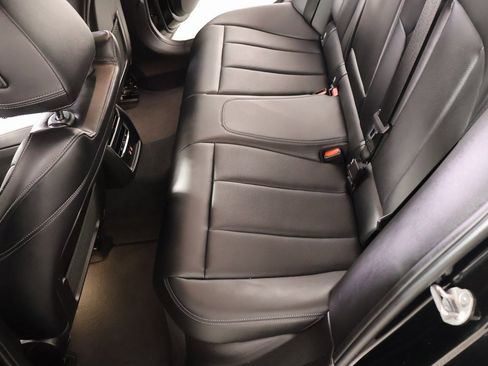 Used 2023 BMW 330i Sedan w/ Premium Package image 13