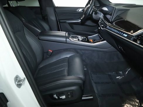 Used 2025 BMW X5 xDrive50e image 29