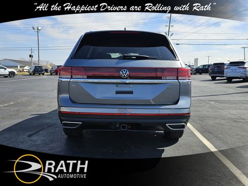 Used 2025 Volkswagen Atlas SE image 7