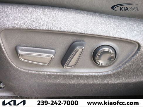 Used 2023 Toyota Highlander LE image 20