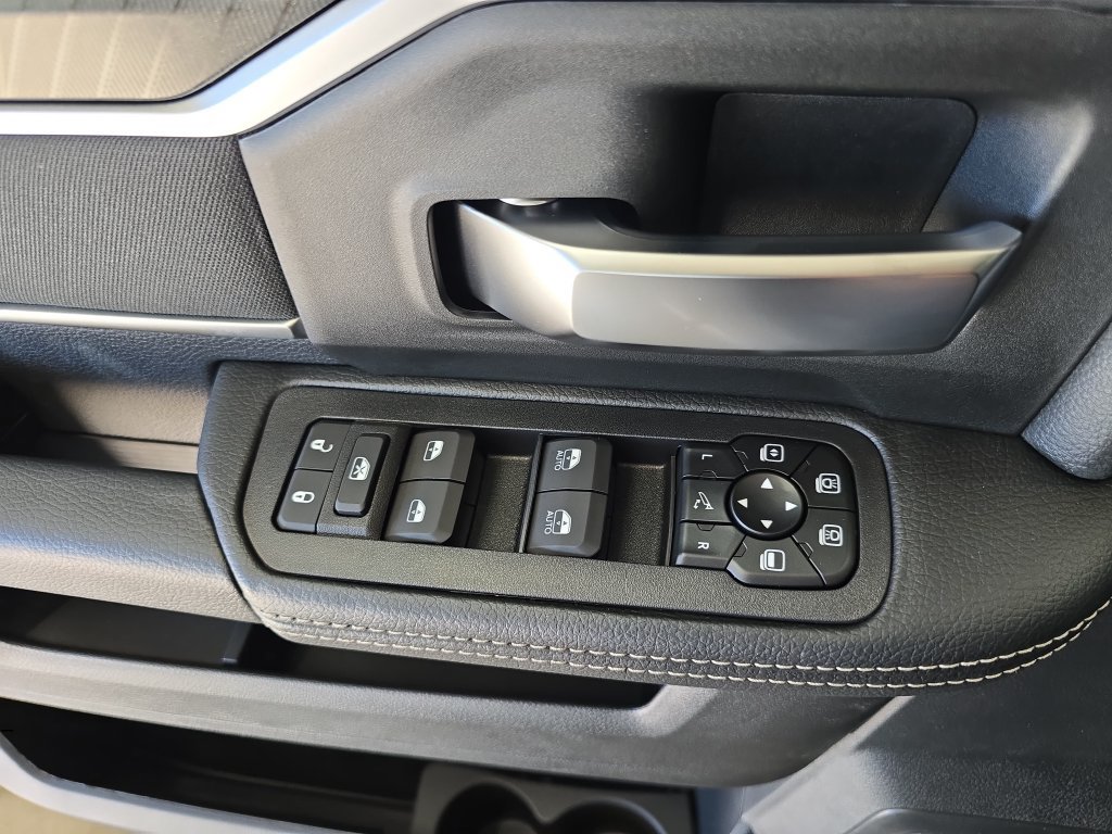 New 2027 RAM 3500 Big Horn AWD/4WD image 25
