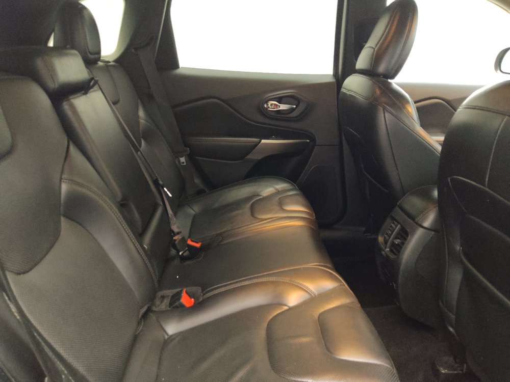 Used 2020 Jeep Cherokee Limited w/ Advanced Safety Group FWD image 19