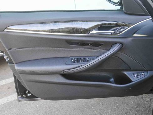 Certified 2023 BMW 530e w/ M Sport Package image 17