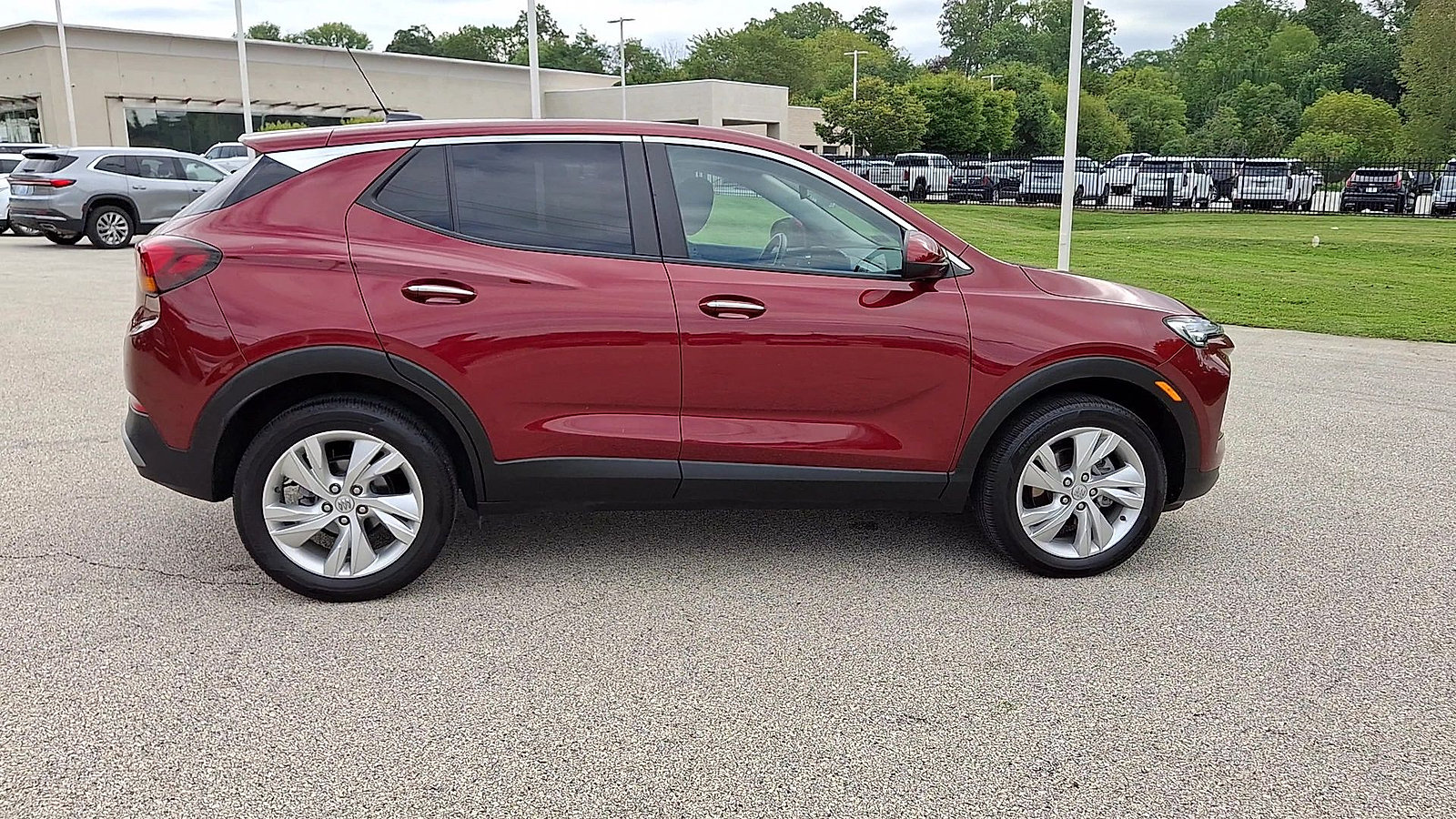 Used 2024 Buick Encore GX Preferred AWD/4WD image 9