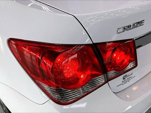 Used 2014 Chevrolet Cruze LT FWD image 22