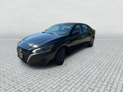 Certified 2023 Nissan Altima 2.5 SV FWD image 5