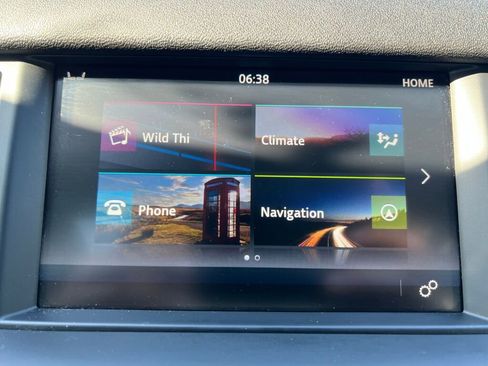 Used 2016 Land Rover Discovery Sport HSE image 25