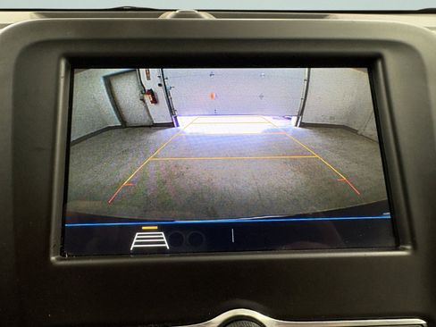 Used 2019 Chevrolet Equinox LT FWD image 16