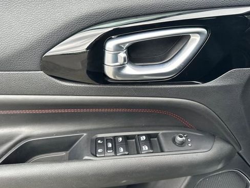 Used 2024 Jeep Compass Trailhawk image 11