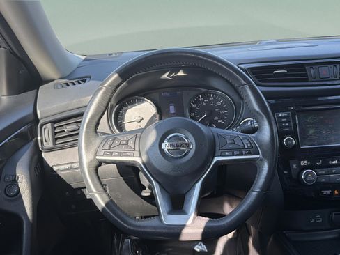 Used 2018 Nissan Rogue SL w/ Premium Package image 11