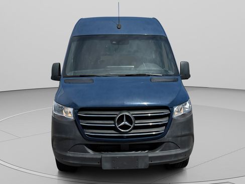 Used 2019 Mercedes-Benz Sprinter 2500 image 8
