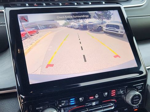 Certified 2022 Jeep Grand Cherokee Overland w/ Luxury Tech Group IV AWD/4WD image 23