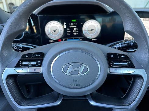 Used 2024 Hyundai Elantra SEL FWD image 19