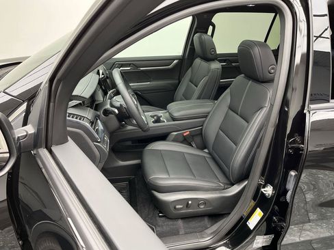 Used 2026 GMC Acadia Elevation w/ Elevation Premium Package AWD/4WD image 10