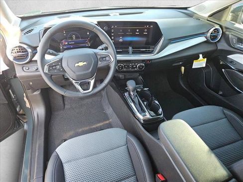 New 2026 Chevrolet Trax LT w/ Driver Confidence Package image 14