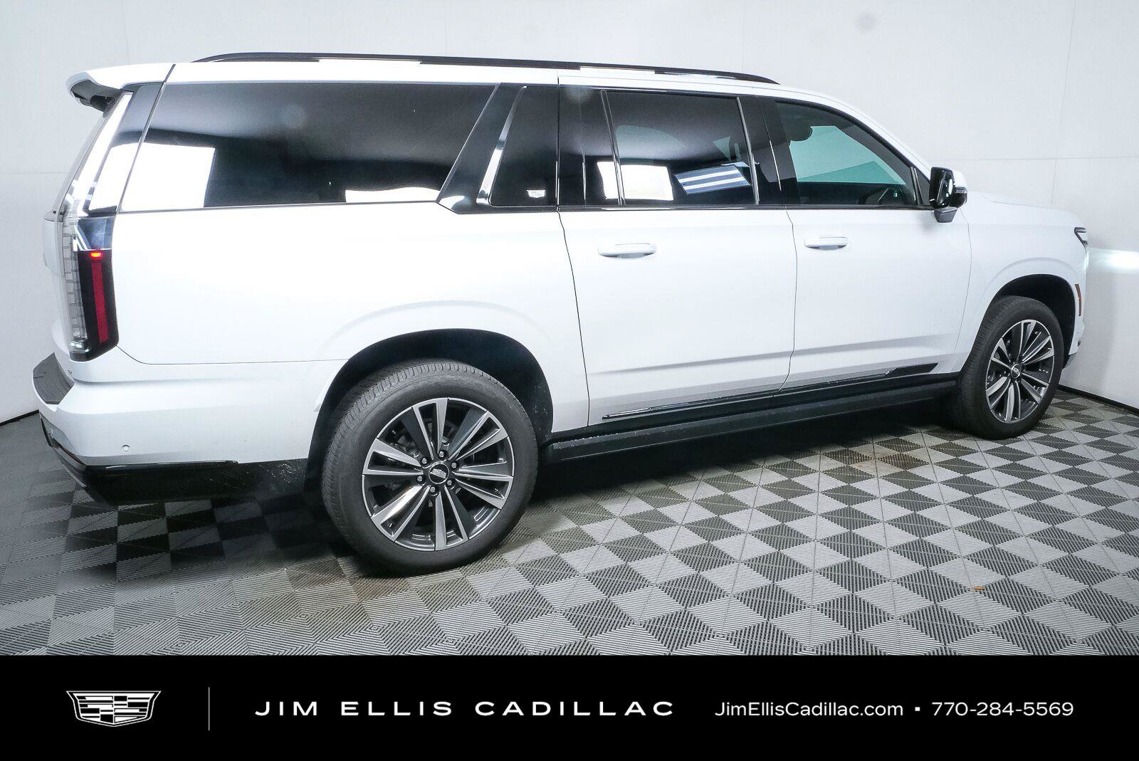 Used 2026 Cadillac Escalade ESV Sport w/ Touring Package AWD/4WD image 29